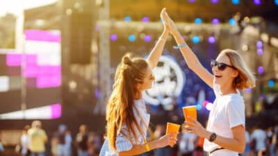 artistas españoles que vienen a Andalucía
